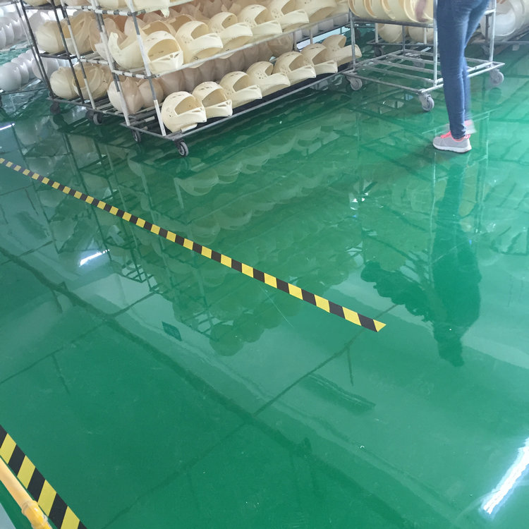 滄晟地坪漆廠家解析環(huán)氧地坪漆材料出現增稠膠化、渾濁質量問題如何解決